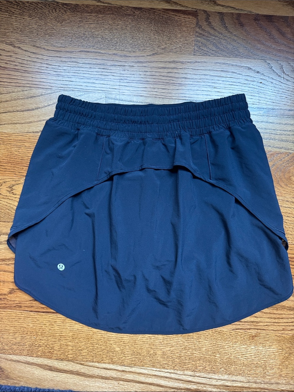 Lululemon Hotty Hot skirt with built-in shorts - Picture 2 of 3